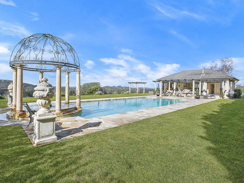 The Villa @ Linden Hall Highlands Luxury - Perths Hotel 3