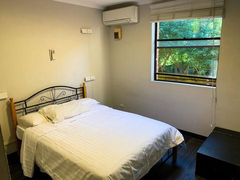 The Village Surry Hills - Perths Hotel 2