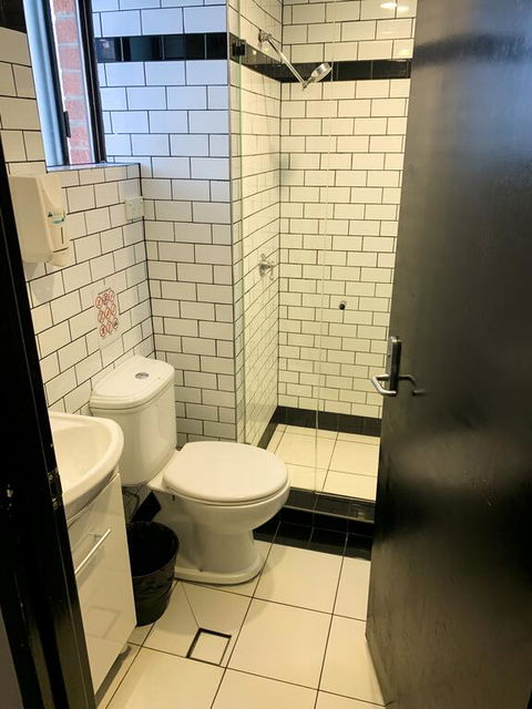 The Village Surry Hills - Perths Hotel 3