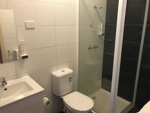 The Wharf Hotel - Perths Hotel 0