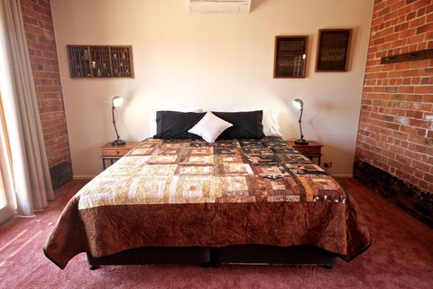 The Wicked Villa - Perths Hotel 0