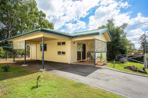 Tiaro Tourist Stopover - Perths Hotel 1