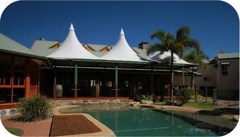 Tinaroo Lake Resort - Perths Hotel 1