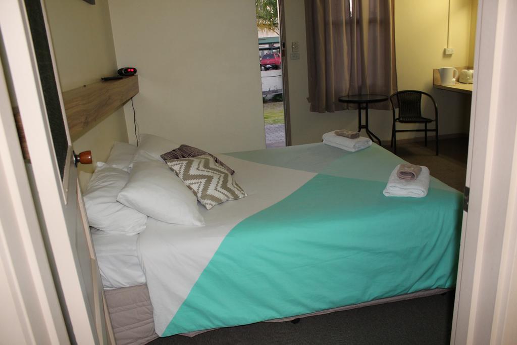 Tocumwal NSW Perths Hotel