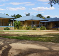 Tooleybuc River Retreat Villas - Perths Hotel