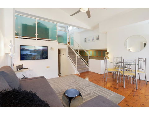 Top Floor Apartment Steps To Darling Harbour & ICC - Perths Hotel 0