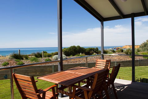 Torquay Foreshore Caravan Park - Perths Hotel 0
