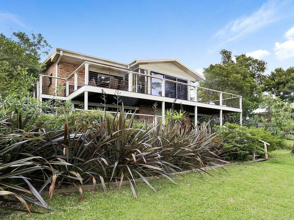Browns Mountain NSW Perths Hotel