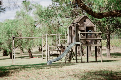 Tranquil Vale Vineyard - Perths Hotel 1