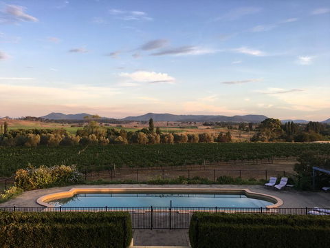 Tranquil Vale Vineyard - Perths Hotel 0