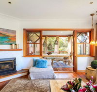 Treetops - elegant inviting designer cedar home - Perths Hotel