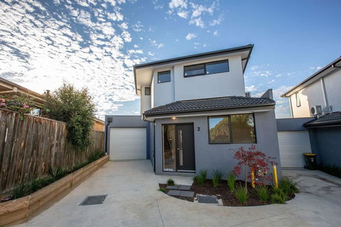 Trendy Sweet Home 4Beds@Blackburn South - Perths Hotel 0