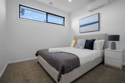 Trendy Sweet Home 4Beds@Blackburn South - Perths Hotel 3