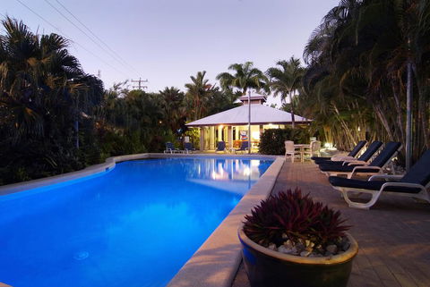 Trinity Beach Club Holiday Apartments - Perths Hotel 1