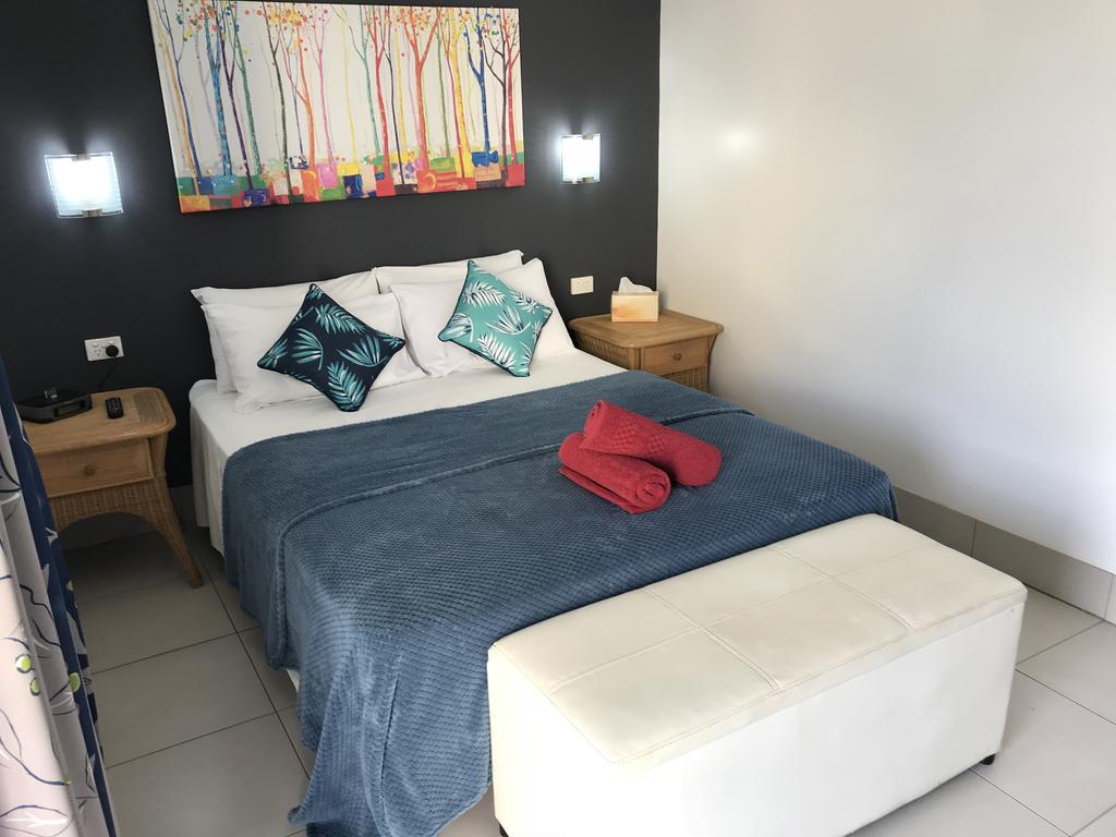 Innisfail Estate QLD Perths Hotel