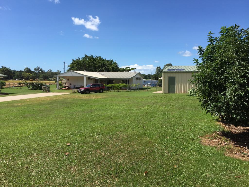 Kamerunga QLD Perths Hotel