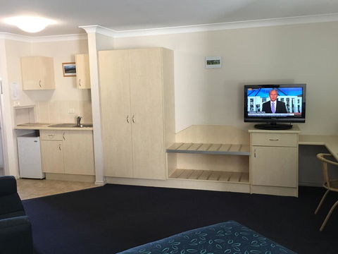 Tuckerbox Motor Inn - Perths Hotel 2