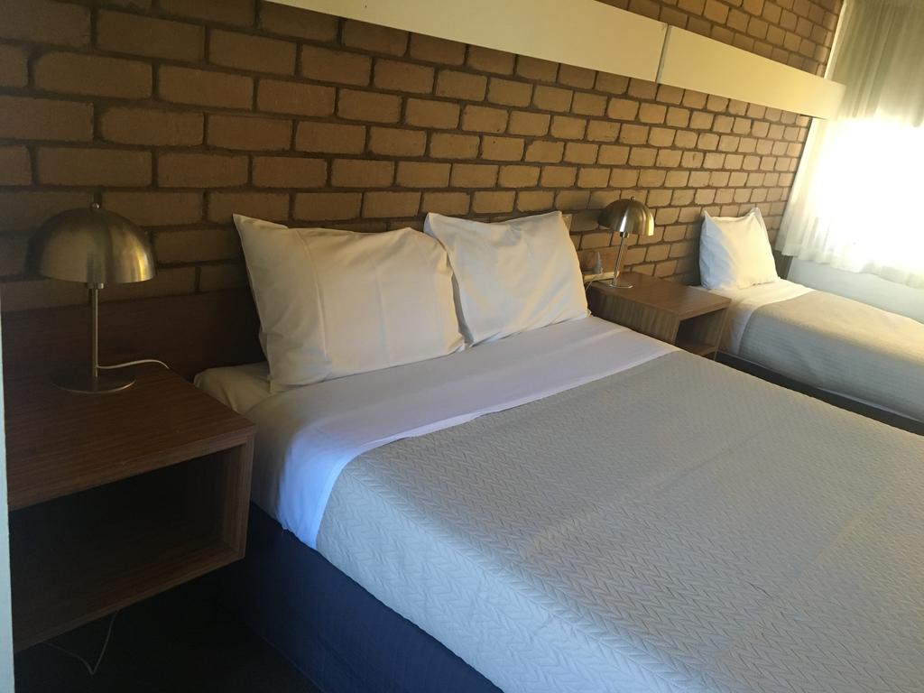  Perths Hotel