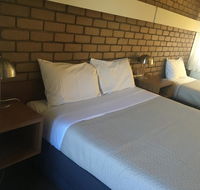 Tudor House Motel - Perths Hotel