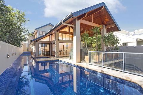 Tugun Lookout - Perths Hotel 2