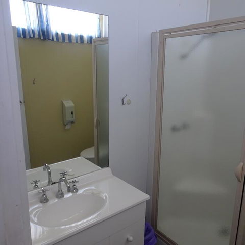 Turn-in Motel - Perths Hotel 3