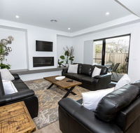 TWO TEN Sleeps 10 Luxury CBD Accommodation - Perths Hotel