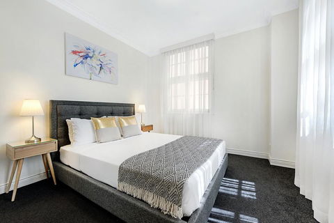 ULTIQA Rothbury Hotel - Perths Hotel 0