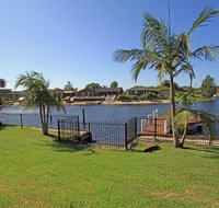 Unbeatable Waterfront Location - Perths Hotel