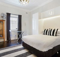 Unbeatably located Art Deco Surry Hills studio - Perths Hotel