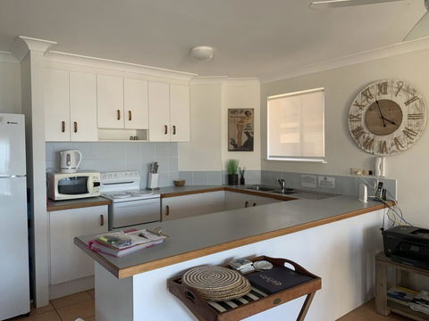 Unit 5 Sanctuary Shores, Kings Beach - Free Wifi! - Perths Hotel 3
