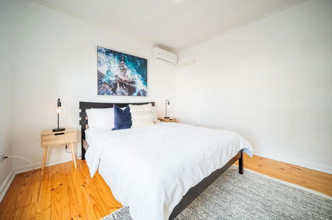 Urban Beach Shack-Metres From The Beach & Cafes - Perths Hotel 1