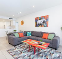 Urban Jungle Executive Apartment in Heart of CBD - Perths Hotel