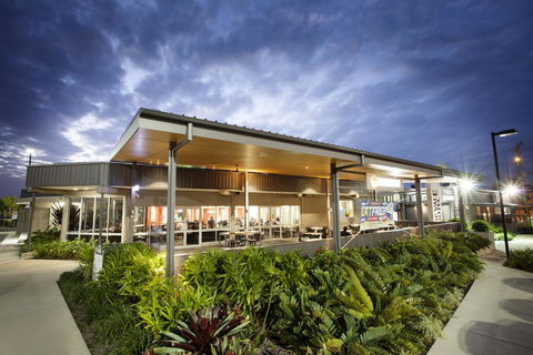 Vale Hotel - Perths Hotel 0