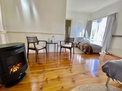Valley Abode Large Studio Suite -private Ensuite - Perths Hotel 3