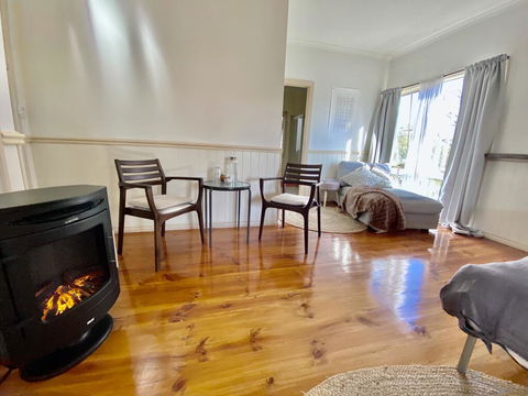 Valley Abode Large Studio Suite -private Ensuite - Perths Hotel 1