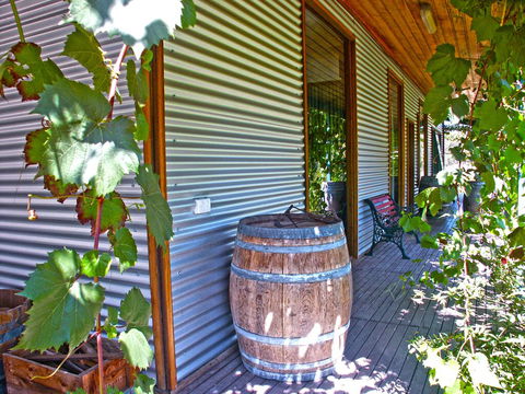Valley Farm Vineyard Villas - Perths Hotel 0