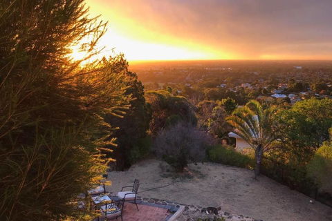 Vermillion Skies Holiday Accommodation - Perths Hotel 0