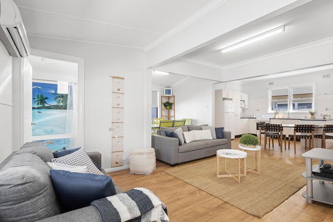 Victoria Parade, 29B - Perths Hotel 2