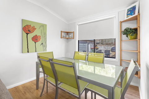 Victoria Parade, 29B - Perths Hotel 1