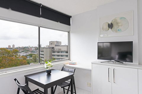 Views To Die For// Studio Rushcutters Bay // Free Parking - Perths Hotel 3
