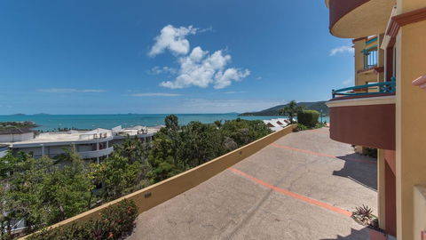 Views From Golden Orchid - Airlie Beach - Perths Hotel 2