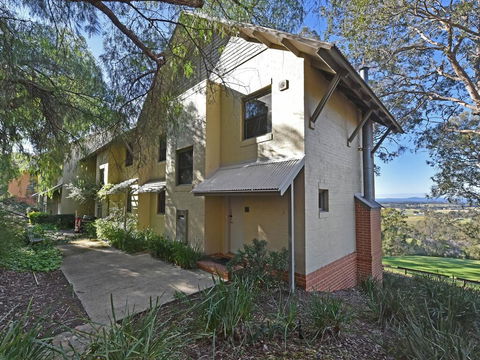 Villa 2br 540 Greenview Resort Condo Located Within Cypress Lakes Resort Nothing Is More Central - Perths Hotel 3