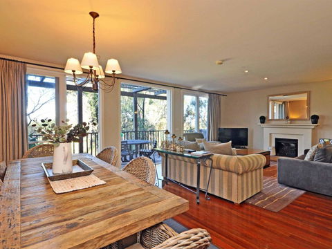 Villa 3br Beaujolais Luxe + Style Resort Condo Located Within Cypress Lakes Resort (nothing Is More Central) - Perths Hotel 0