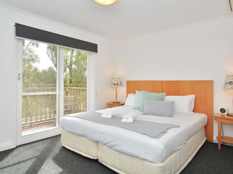 Villa 3br Tranquility Resort Condo Located Within Cypress Lakes Resort (nothing Is More Central) - Perths Hotel 1