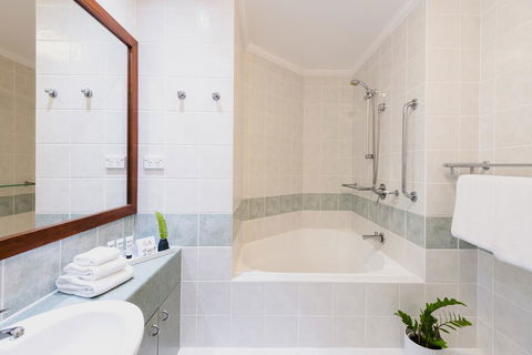 Villa Beach Palm Cove - Perths Hotel 3