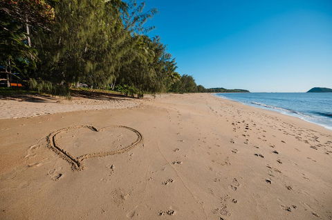Villa Beach Palm Cove - Perths Hotel 1