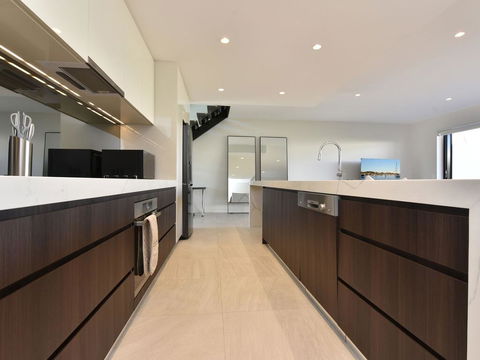 Villa Capri Waterside At Trinity Point - Perths Hotel 2