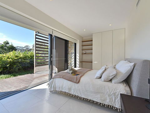 Villa Catania Waterside At Trinity Point - Perths Hotel 1