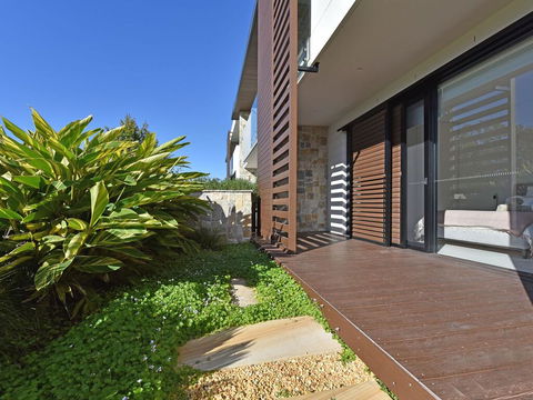 Villa Catania Waterside At Trinity Point - Perths Hotel 2