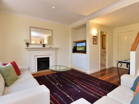 Villa Executive 2br Shiraz Resort Condo Located Within Cypress Lakes Resort (nothing Is More Central) - Perths Hotel 3